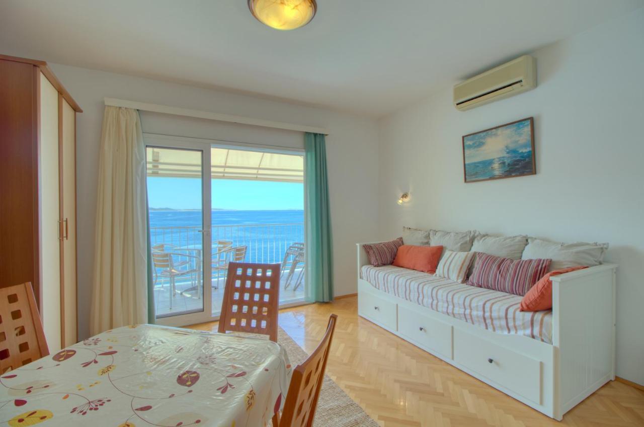 Apartments Podvorac Tribunj  Bagian luar foto