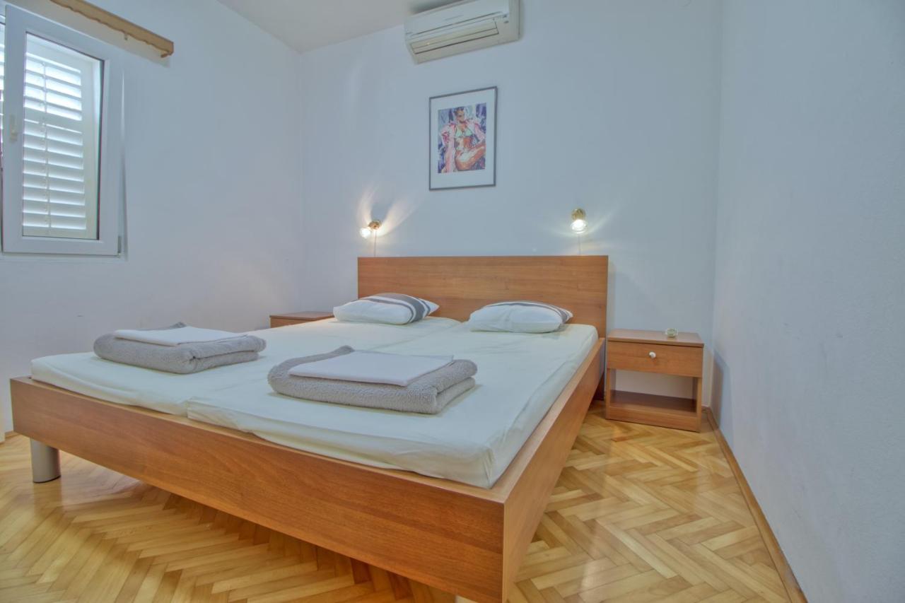 Apartments Podvorac Tribunj  Bagian luar foto