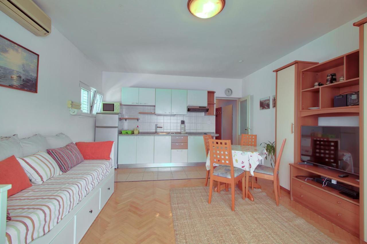 Apartments Podvorac Tribunj  Bagian luar foto